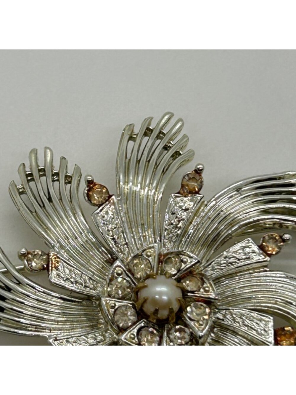 Vintage Ceil Chapman Brooch Gold Tone Pearl Rhinestone Flower Statburst Atomic - Picture 12 of 12